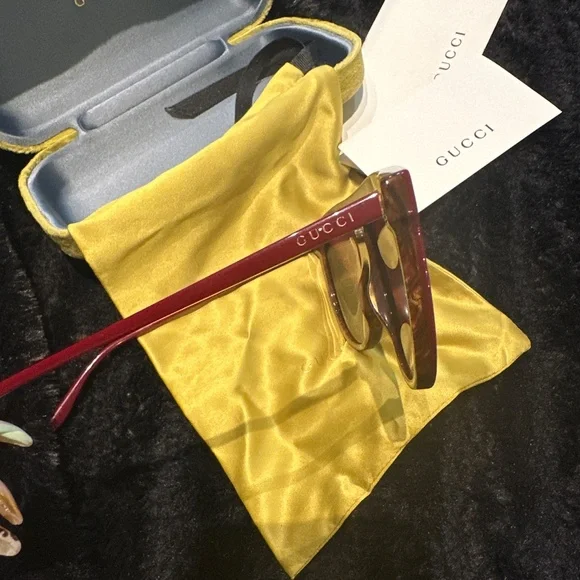 GUCCI 61MM Oval Unisex Sunglasses display picture 1